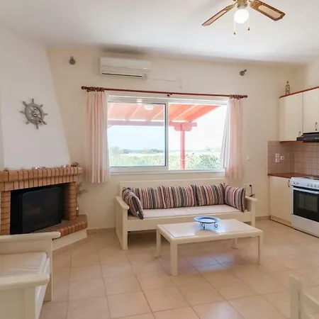 Felicia's Sun-side House Kastrákion